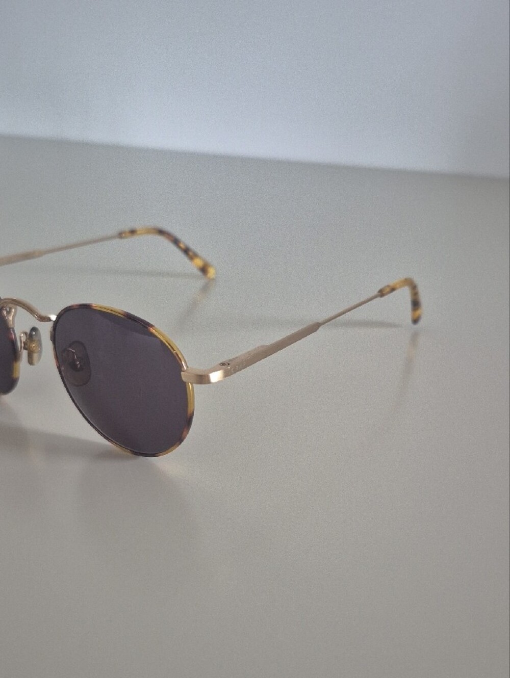 NWOT Crap Eyewear - Round Light Tortoiseshell Frame Sunglasses with Gold Accents - Picture 5 of 16